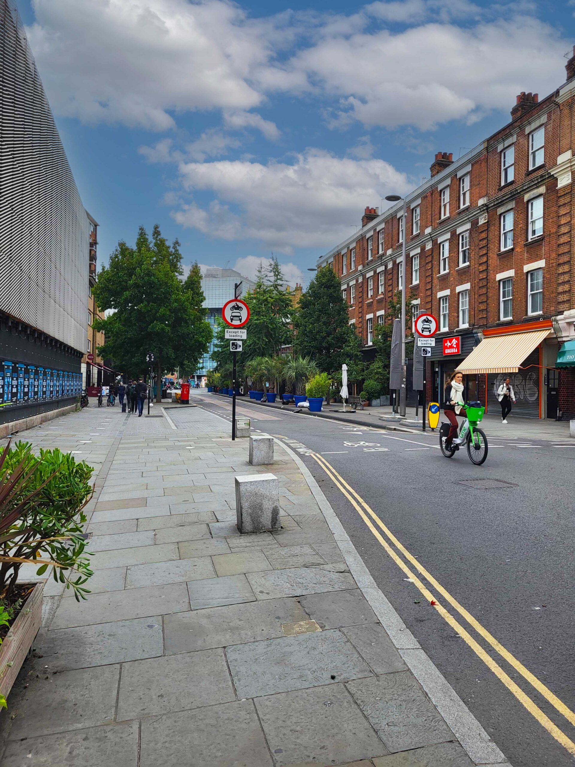 Street view of a Kerb virtual loading bay - Traffic Filter - The Cut, Lambeth, London, U.k.